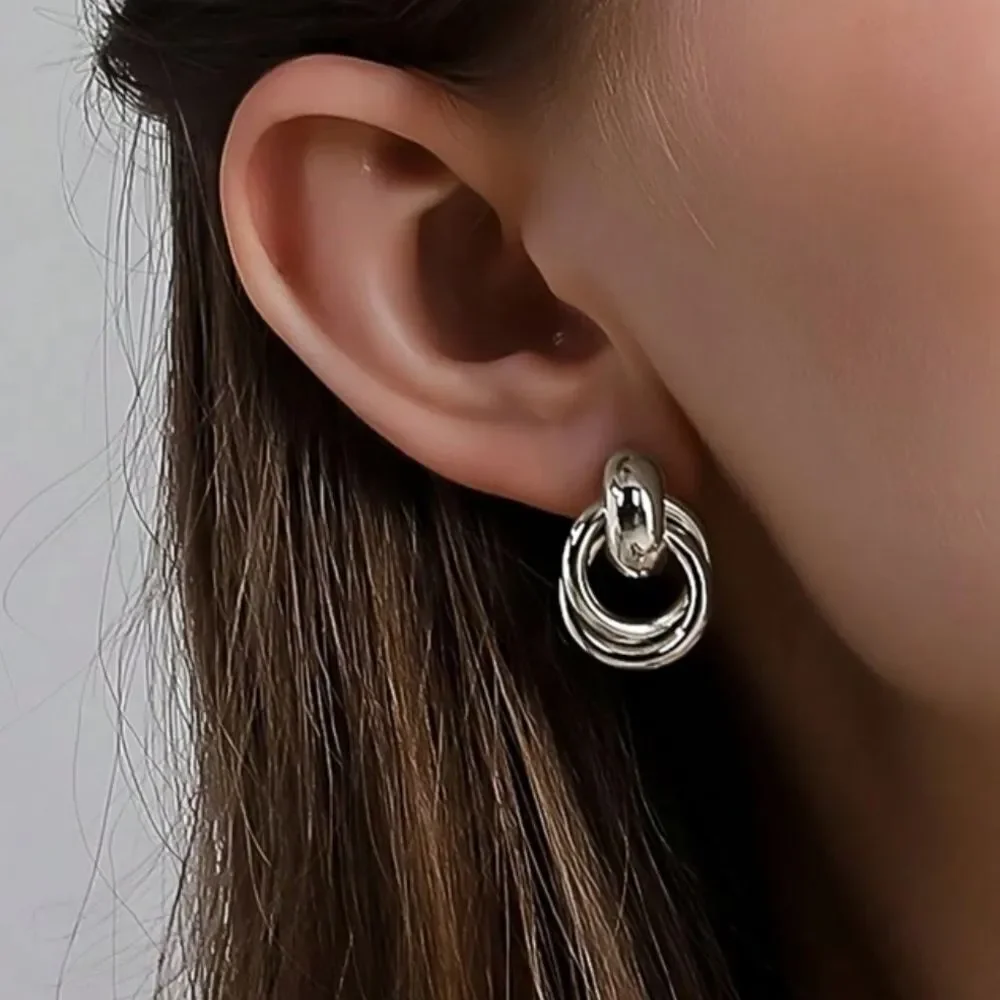 Silver Hoop Earrings Q922